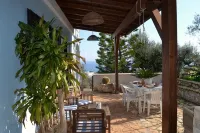 Villa Grotta Azzurra (B), with private parking and Pool