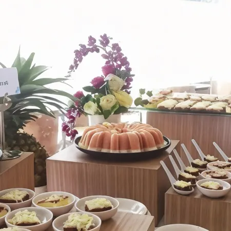 Zenith Hotel