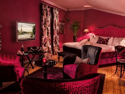 Dorsia Hotel & Restaurant