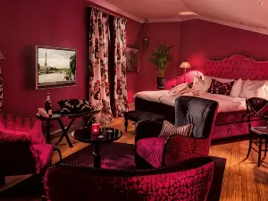 Dorsia Hotel & Restaurant