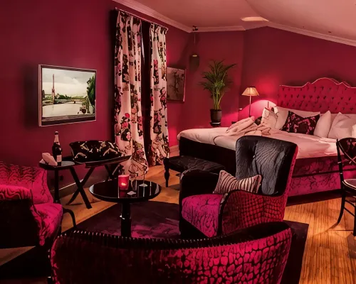 Dorsia Hotel & Restaurant Hotels near Centrum