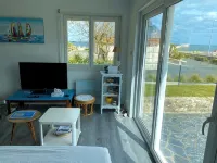 Sea view villa, sleeps 4. 아스넬레스 호텔