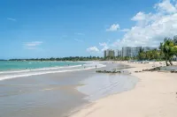 Beach and Pool Access in Prime Location! - 2 星級