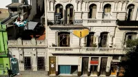 Sabatico Travelers Hostel & Guesthouse - Hostels