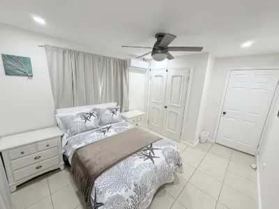 Beachfront Villa on Andros Island, Bahamas Hôtels à : 