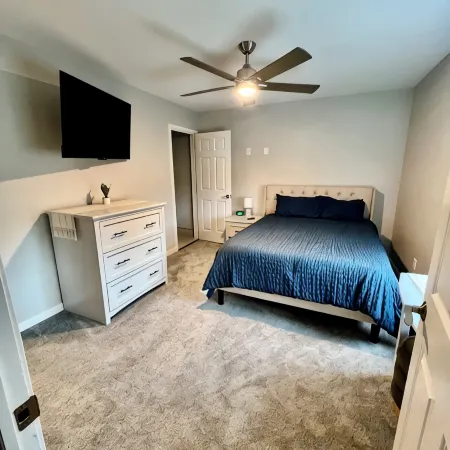 Sunsets at Angola on the Lake Charming 3-bedroom townhome