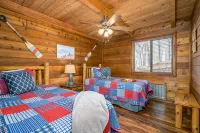 Ellijay Mountain View, Fireplace, Firepit, HotTub, Gameroom, Grill & Shared Pool
