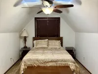 Hunters Paradise on The Lake.  Cozy 2 bedroom house with large back yard Hotels in Benton County