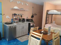 Esperanza Studio A/C Up Hill Apt. B