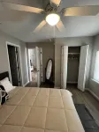 Cozy Gator Getaway Near UF - 2Bed/1Bath for 6 guests - Wifi, AC/Heat, Parking - Bungalows
