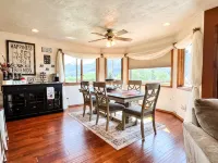 Delightful 3-bedroom house with WiFi in Juneau, AK, centrally located. - Homestays