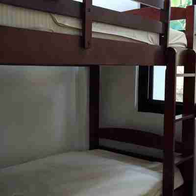 Tatay Seseng's Apartment Rooms