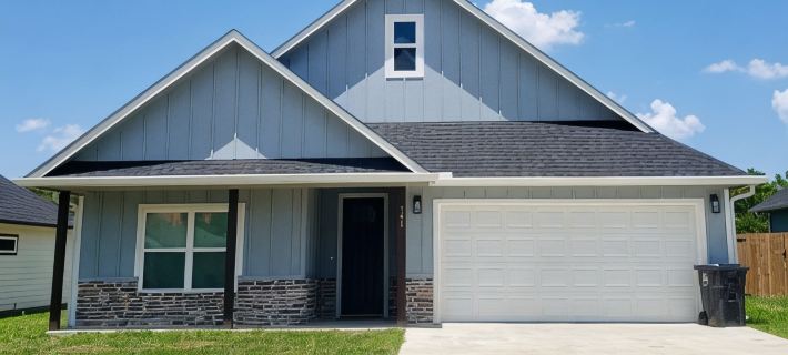 New 3 Bed 2 Bath Home in Safe Neighborhood Near Angelina College Hotels in Lufkin