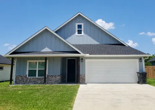 New 3 Bed 2 Bath Home in Safe Neighborhood Near Angelina College