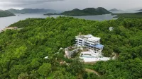 Skylodge Resort