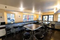 Kings House Motor Hotel