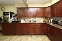 New Victorian Inn & Suites Kearney - Frühstück