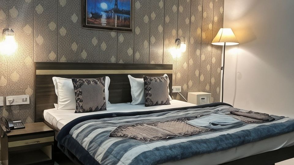 Hotel the Taksonz (Opposite Railway Station Ludhiana)