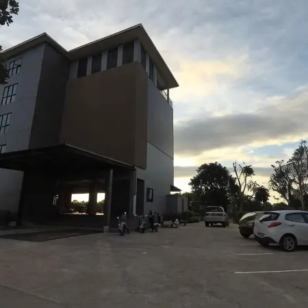 Riverawan Hotel