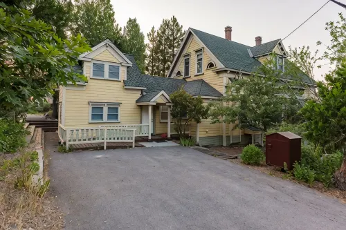 Gorgeous Historic Victorian - Walk to Downtown Truckee! Central to ski resorts! - 4-Sterne