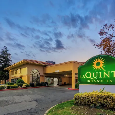 La Quinta Inn & Suites by Wyndham Oakland - Hayward