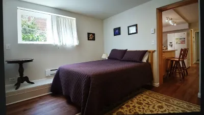 Perfect N. Seattle location, 2 bdrm, modern, clean, spacious, parking onsite Hotels in Lake City
