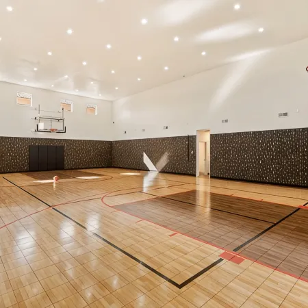 Large 9 Bedroom Home w/Private Pool, Indoor Sports Court & Arcade Room