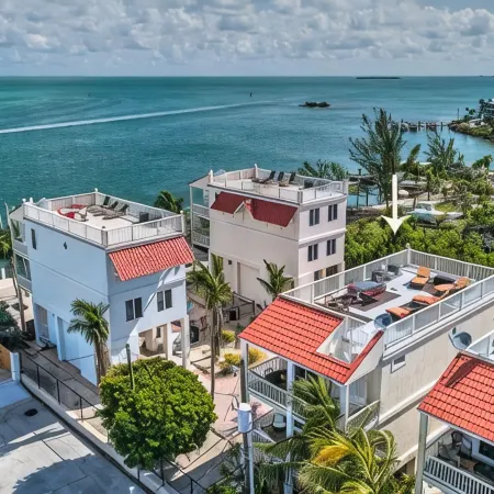 Book Any Day of the Week! Elevator~Tiki Bar~Boat Slip! Moon Deck/Pool~Gulf Front