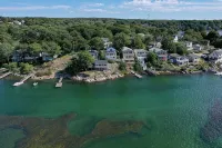 Evensong: Oceanview Retreat with Dock - con encanto
