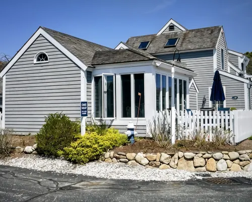 Maushop - Perfect for your Vacation Hotels in Mashpee