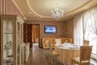Venetsiya Hotel - parkir