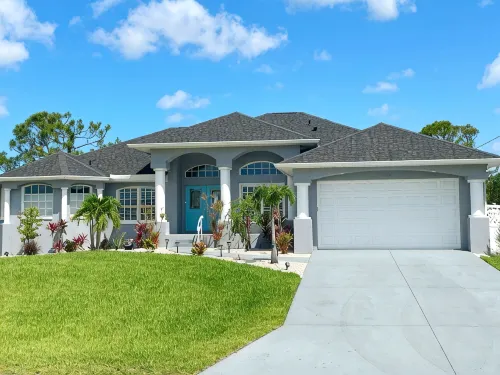 Sunny Suite Retreat! – 7 Bed, 4 Bath, FREE Heated Spa & Pool - Homestays