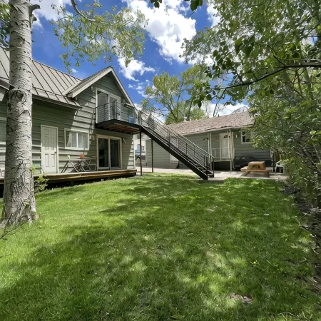 Walk to Everything in Ouray, ideal location! Air conditioner!