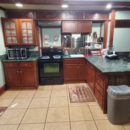 2 Bedroom with Finished Basement Duplex Close to Downtown Indianapolis
