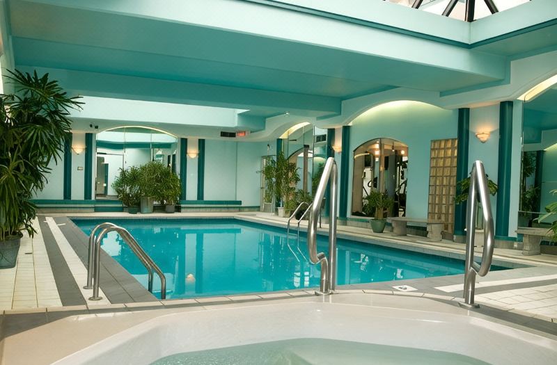 Chateau Victoria Hotel & Suites photo 2
