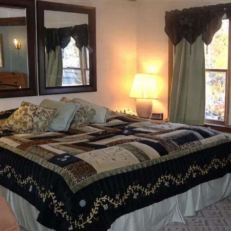 Sturbridge Country Inn