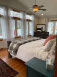 In Union Pier! The Keeley Ranch by the beach: 5-bedrooms+jacuzzi+yard+parking - Homestays
