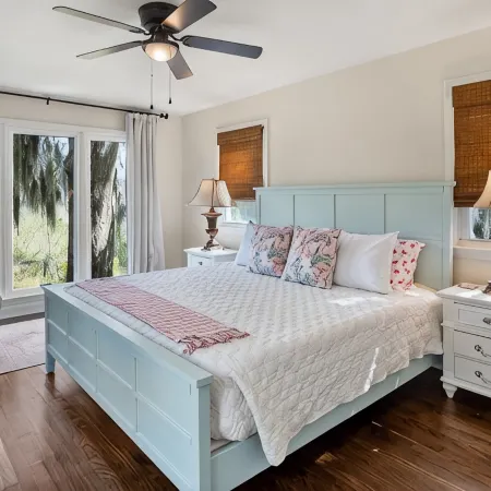 Renovated: 6 min to Parris Island - 10 min to downtown - Family Gem - Beach Pass