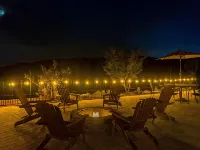 Ahwahnee Hilltop Getaway - large modern home with amazing views Hotels in Ahwahnee
