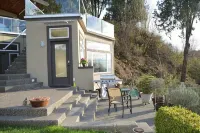 Spacious Romantic Salish Sea View Suite on Luxury Seattle Estate - 海景