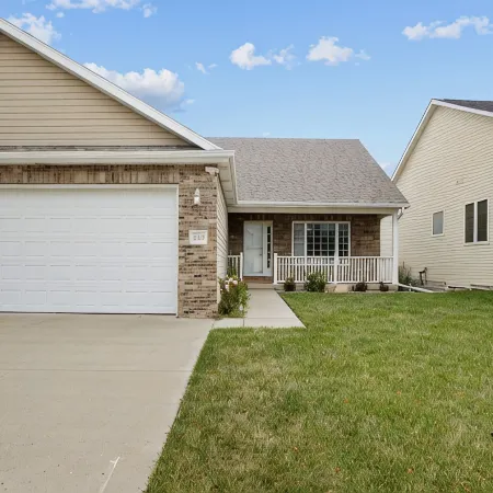 Spacious 5BD - UNL 5mins - BBQ, Games & Backyard