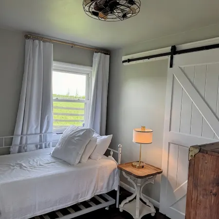 3 bedroom cottage on horse farm close to Kentucky Horse Park, Keeneland, the Ark