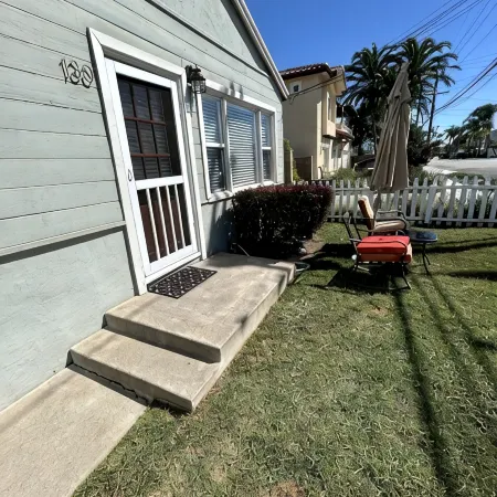 Entire Home by Newport Beach, Disneyland and SNA! Pet Friendly Home Downtown
