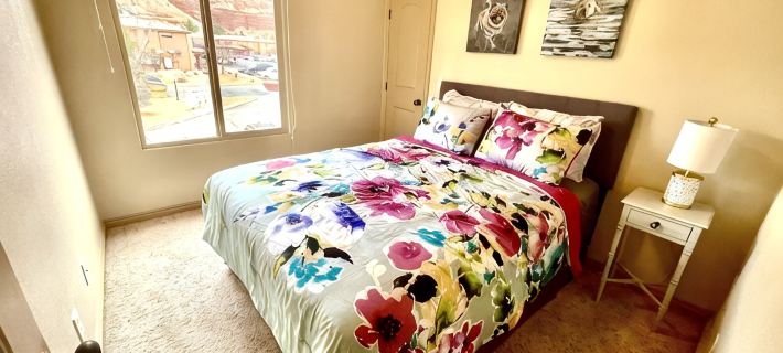 Work/Vacation Townhouse #4 - 3 bdrm 2.5 Bath Hotels in Kanab