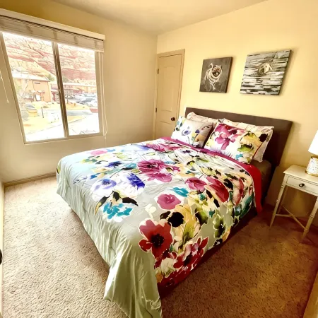 Work/Vacation Townhouse #4 - 3 bdrm 2.5 Bath