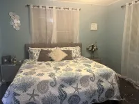 Peaceful, fully renovated home that is solar powered!