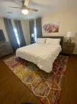 King bed - Near The Mont and OU Campus