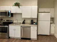 Unit 2 - Silver - Pinal Creek East - wifi - king bed 글로브 호텔