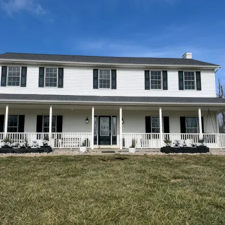 Spacious 5-bedroom country home in serene Williamstown near the Ark and lake
