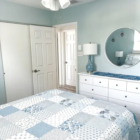 Sunset Bayside Beach House - Sleeps 14, Steps from Beach & Bay, Outdoor Shower